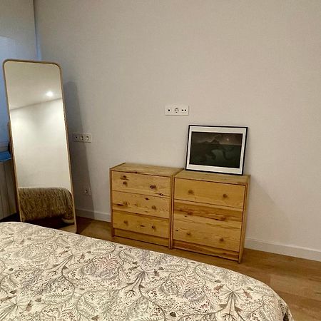 Piso De 2 Habitaciones En Centro, Zona Muy Tranquila Con Playa A 2 Min Andando Gijón Esterno foto