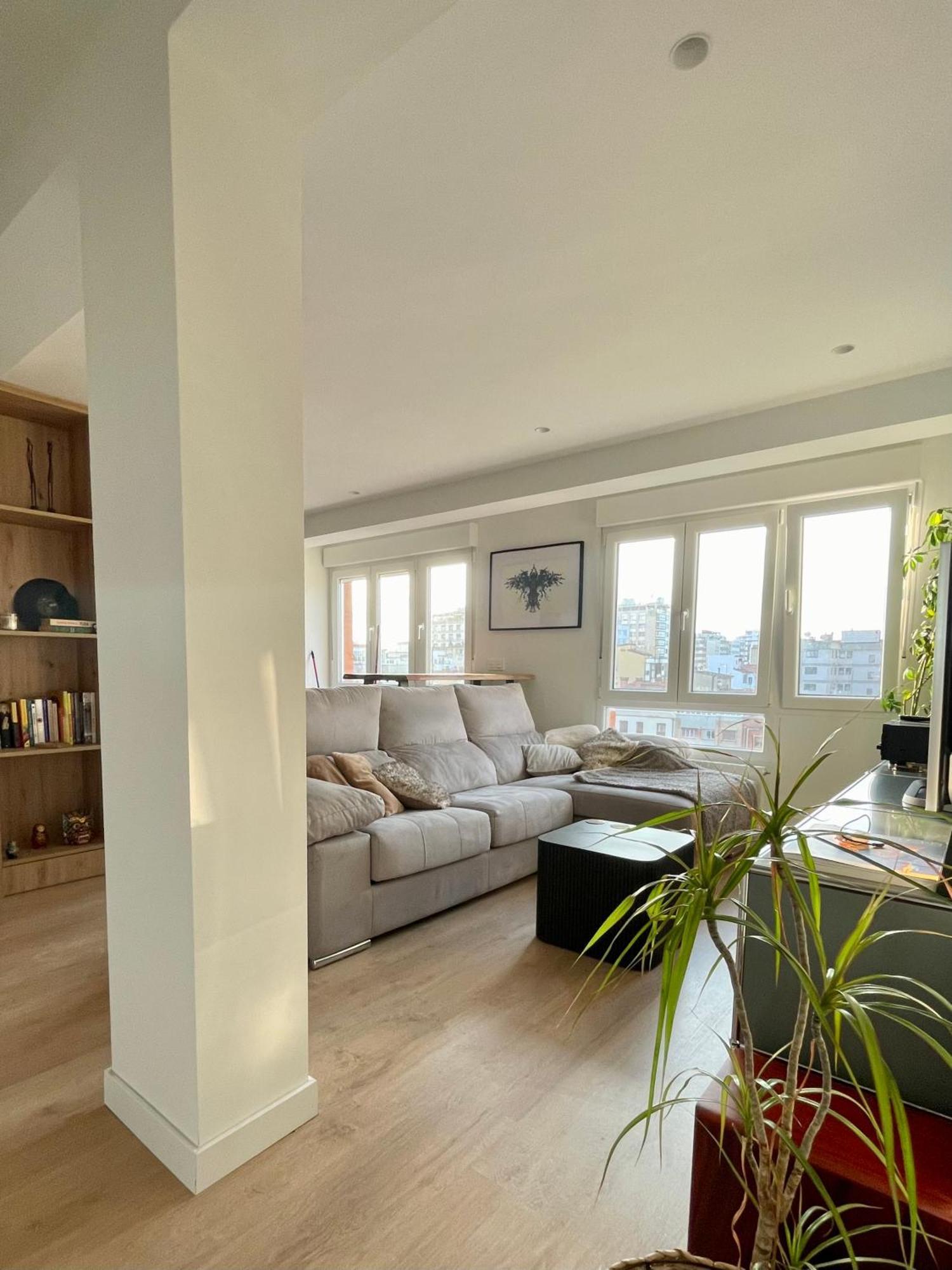 Piso De 2 Habitaciones En Centro, Zona Muy Tranquila Con Playa A 2 Min Andando Gijón Esterno foto